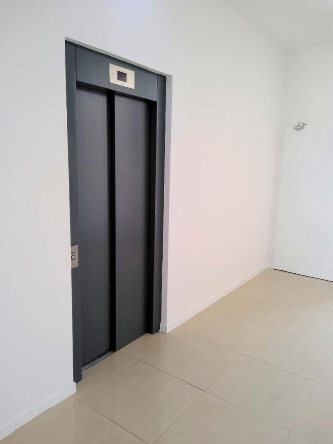 Departamento + Cochera en venta en San Nicolás