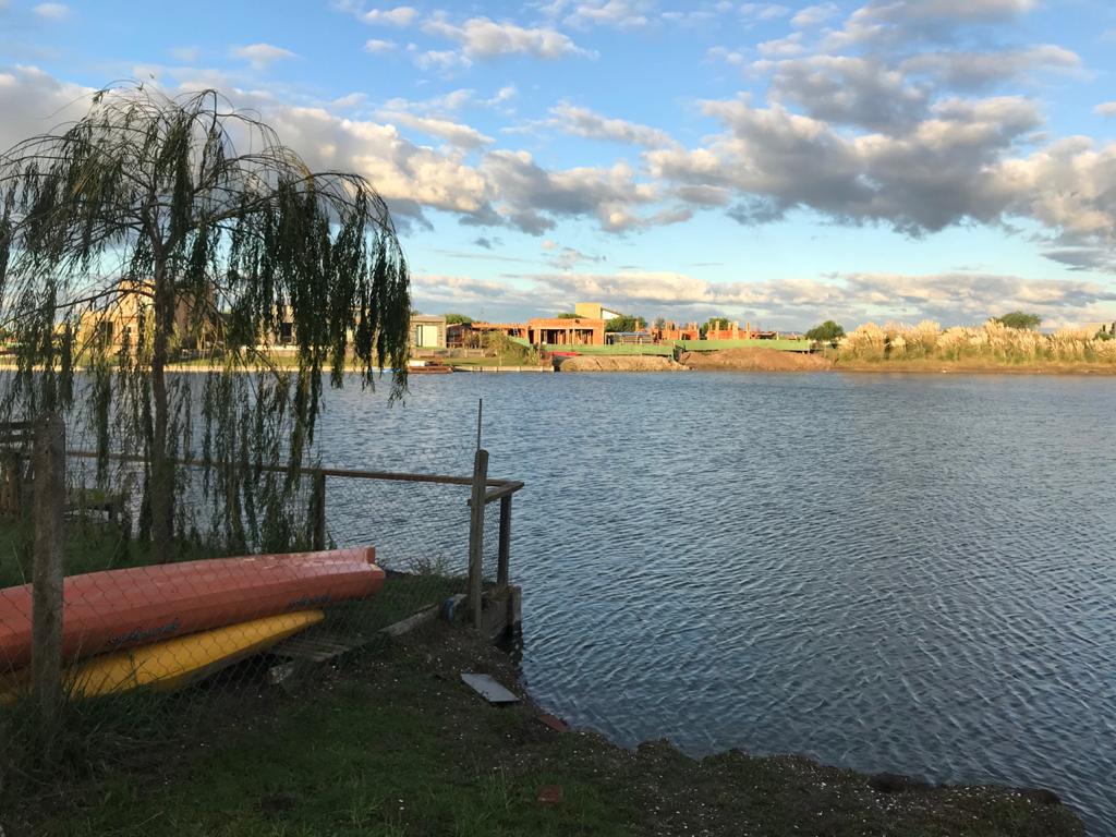 San Sebastian , terreno al agua