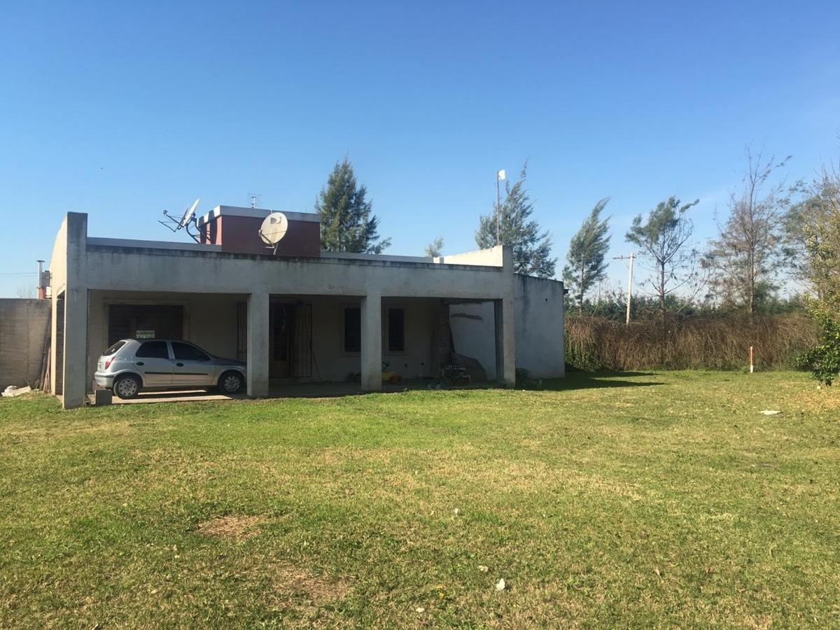 Casa quinta en venta - 2 dormitorios 1 baño - 120mts2  - Chivilcoy