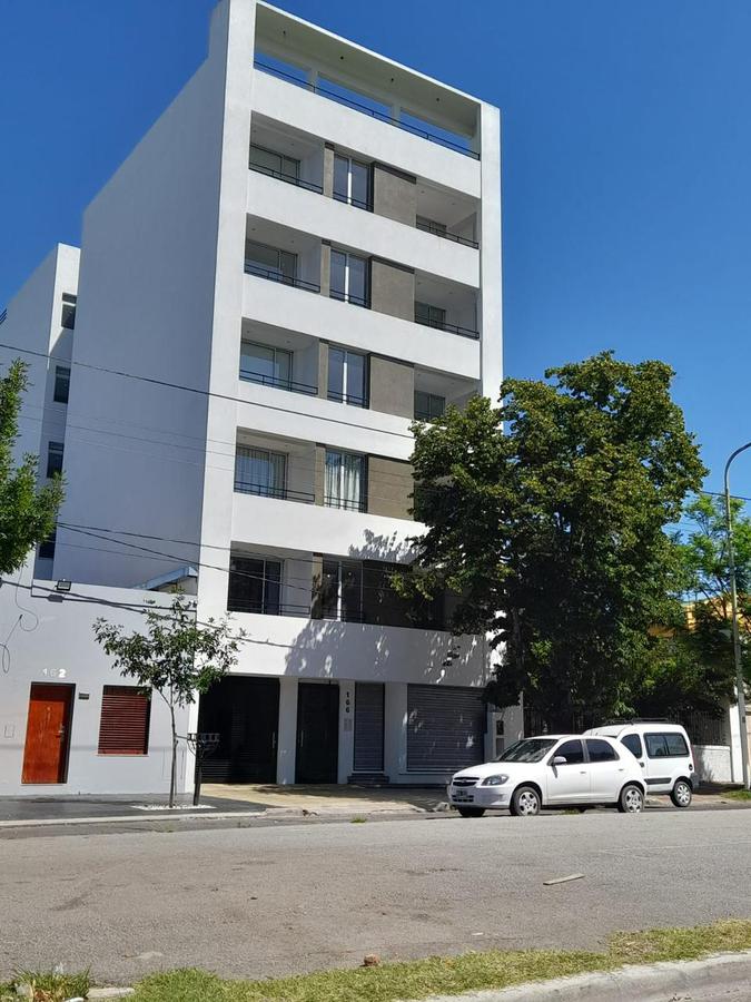 MONOAMBIENTE - Barrio Norte-Estrenar-La Plata-38 e/ 116 y 117.-