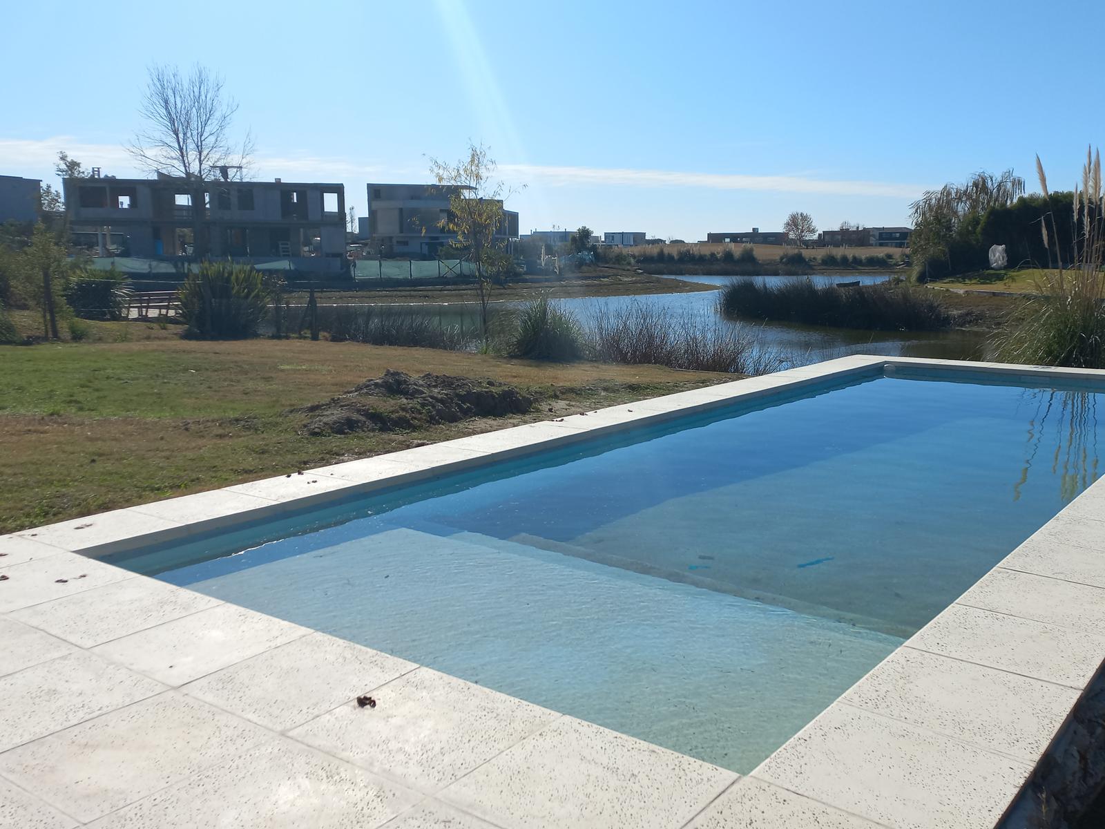 Casa al Lago en Venta en  El  Cantón