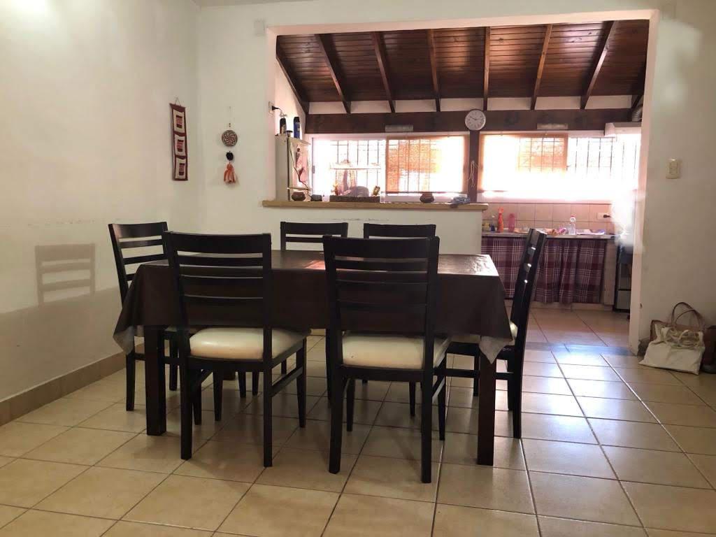 CASA 4 AMBIENTES EN VENTA, BARRIO LUBO, CAMPANA