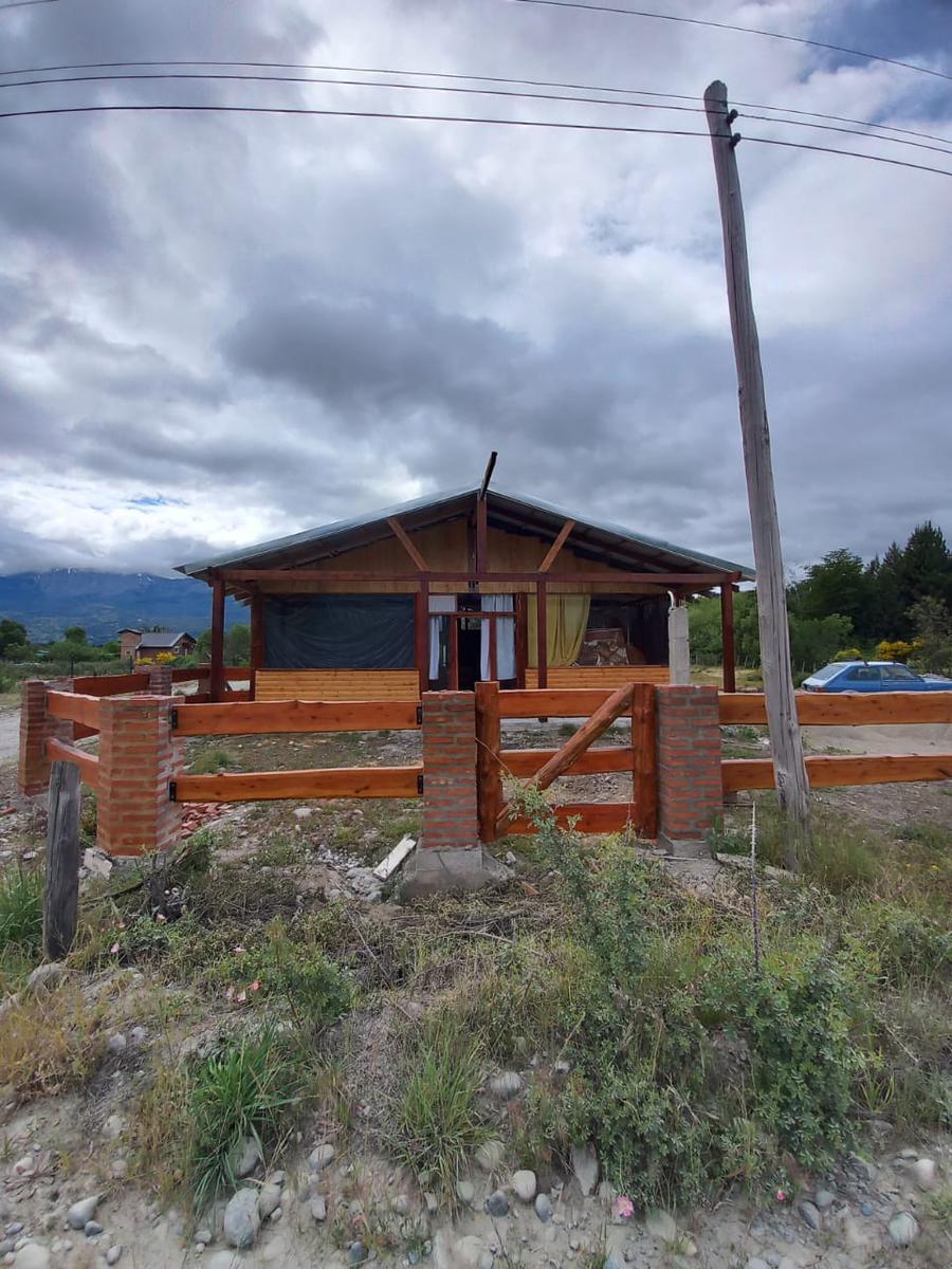 Local de 155m2 en construcción más Monoambiente de 30m2 en Paraje Entre Ríos, Chubut