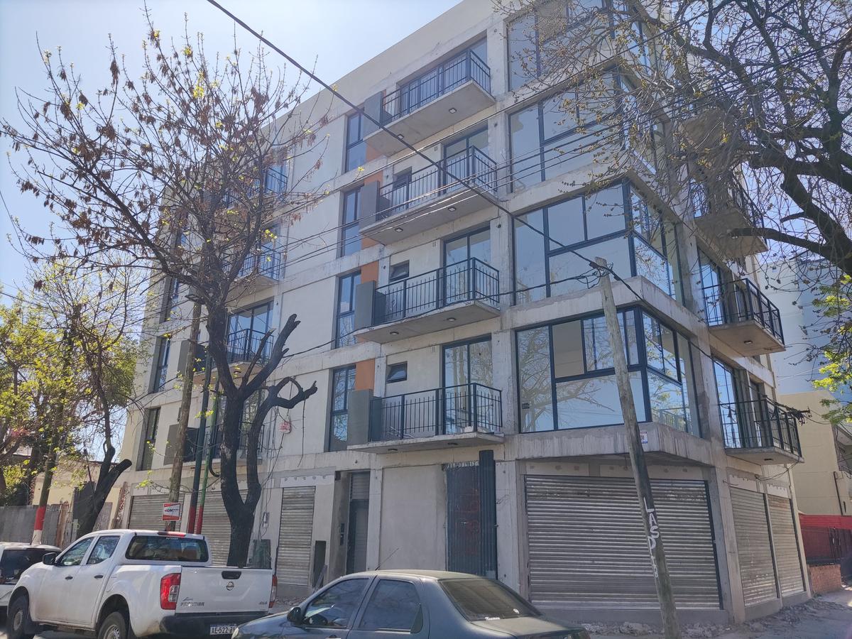 Venta Local 15 e/ 39 y 40 - La Plata