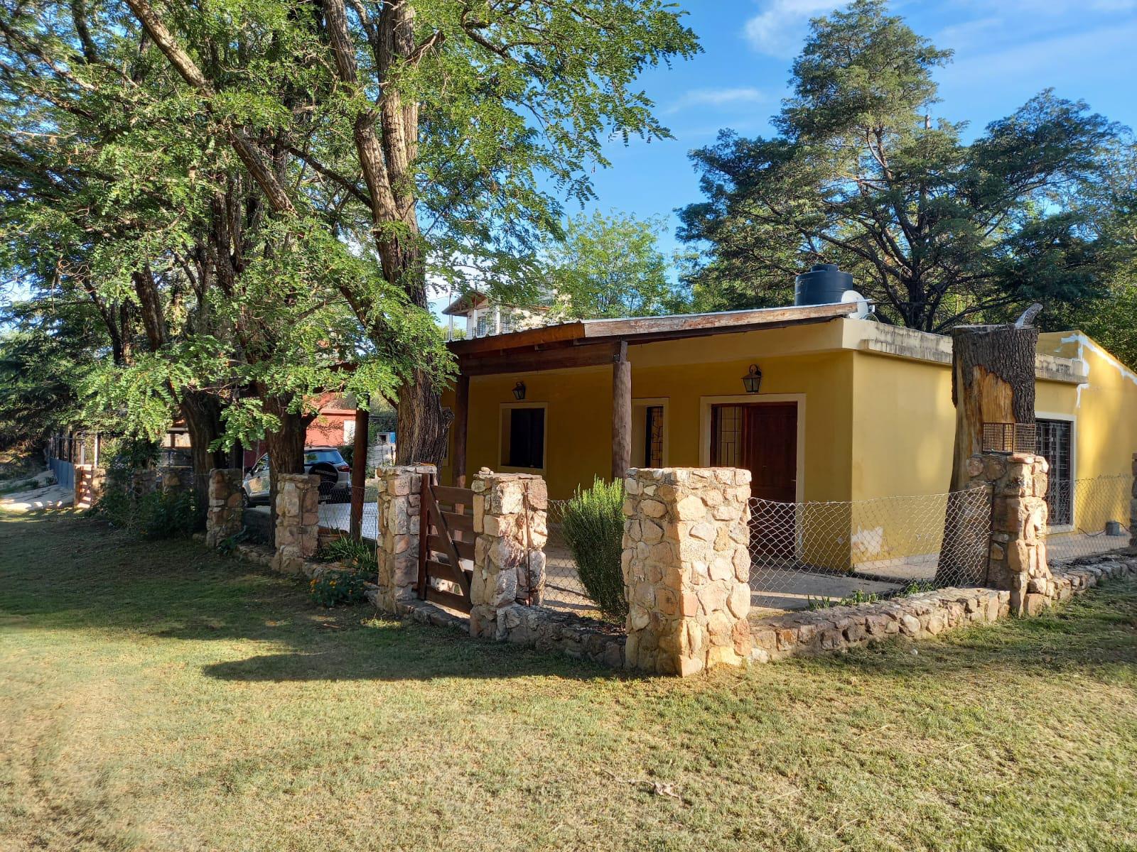 Casa en  venta tres dormitorios Villa Icho Cruz