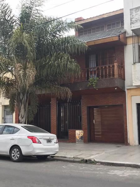 VENTA  MATADEROS  ZEQUEIRA 6900  CASA  3 AMBIENTES  JARDÍN  GARAJE