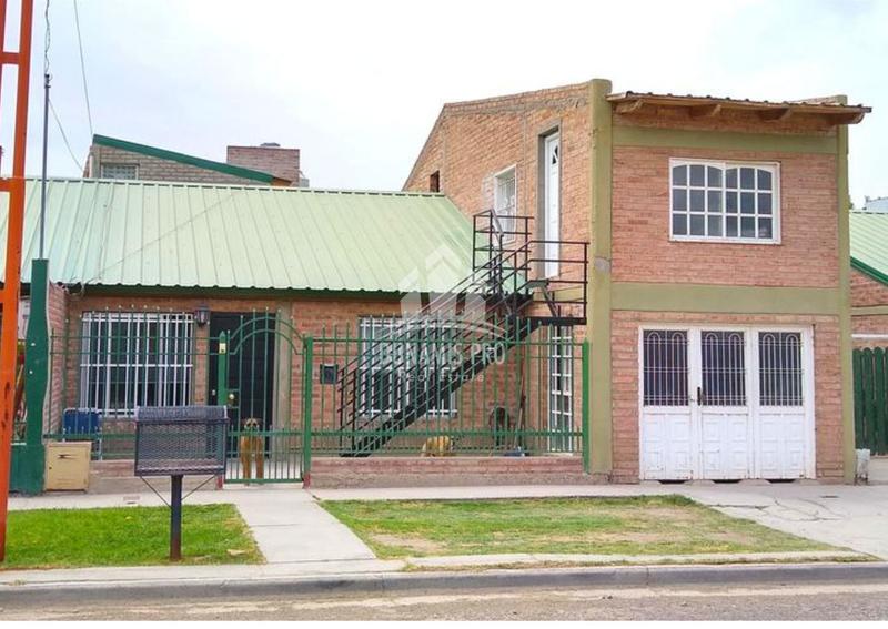 Casa con dos deptos - Cipolletti - R.N - Oportunidad de inversión!!