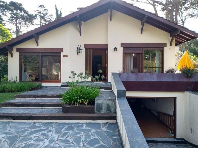 CASA EN VENTA Y ALQUILER EN PINAMAR HERMOSA! EXCELENTE ESTADO