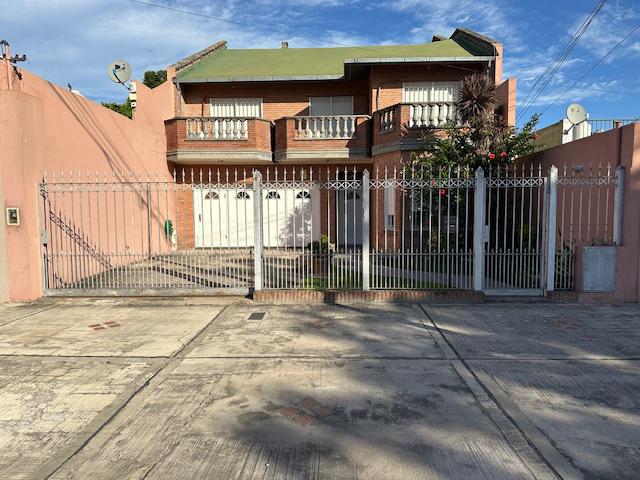 Casa en  venta en centro de G. de Laferrere