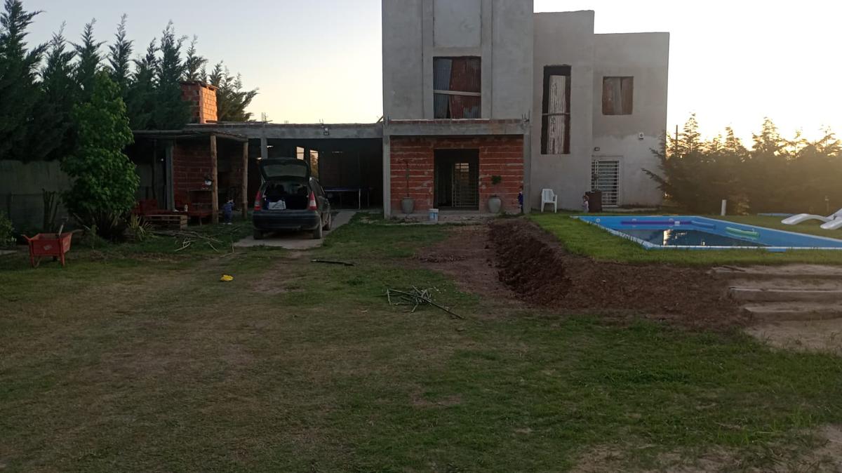 Casa en venta - 3 Dormitorios 2 Baños 2 Cocheras - 1000Mts2 - Baradero