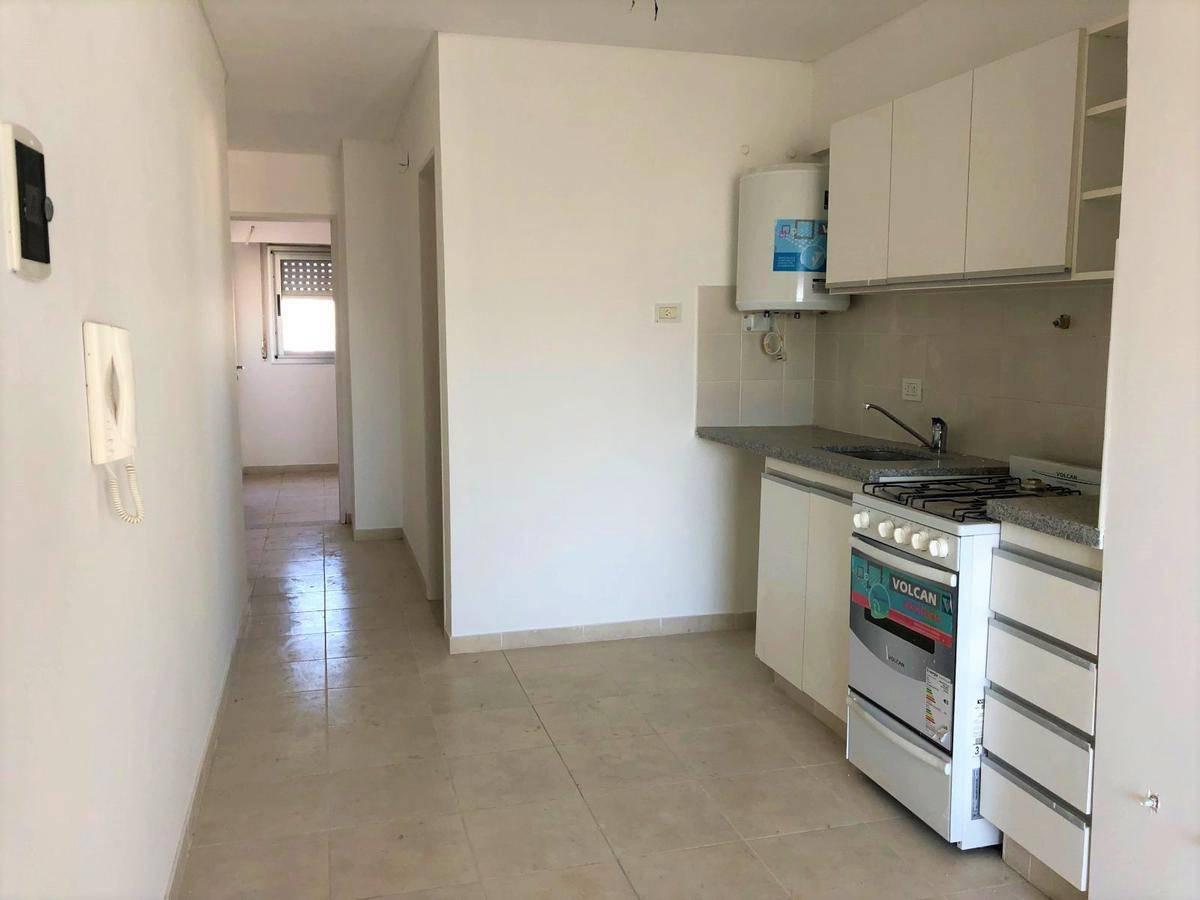 Venta departamento un dormitorio zona centro con cochera a estrenar