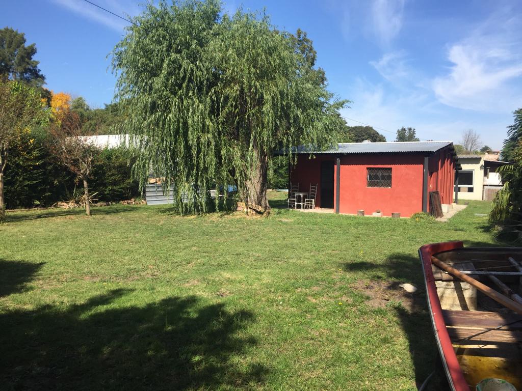 Casa en  Laguna de lobos con parque, quincho y pileta. Oportunidad