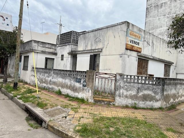 casa en esquina a reciclar o nueva edificacion