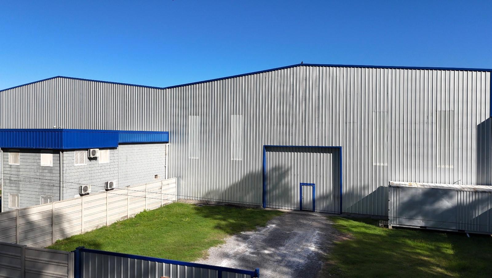 Nave Industrial de 2000 m2 en Campana