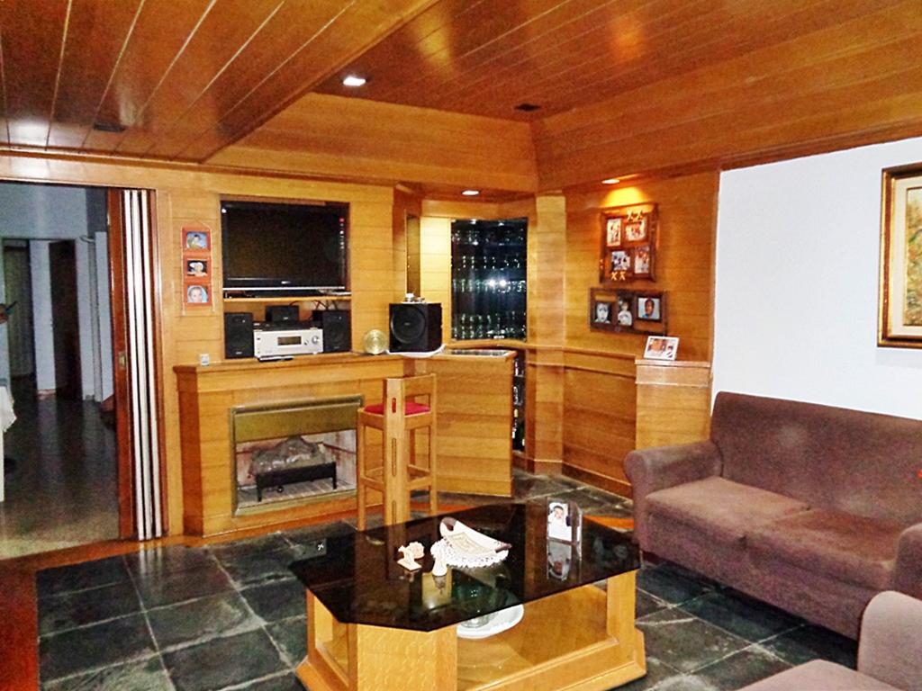 VENTA CHALET 5 AMBIENTES EN VILLA ADELINA