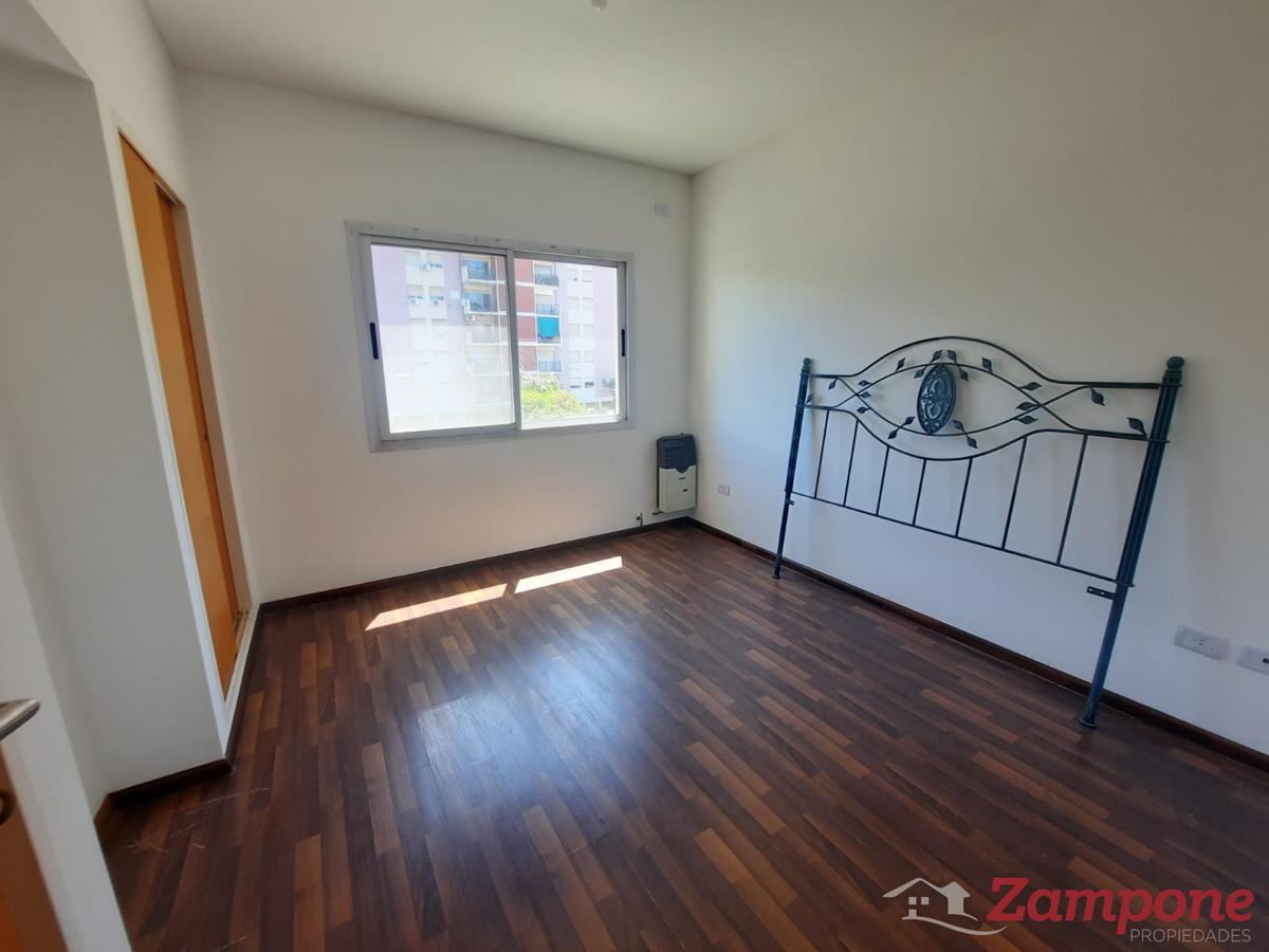 Venta hermoso dto. 3 ambientes con balcón. Vista abierta. Villa Celina