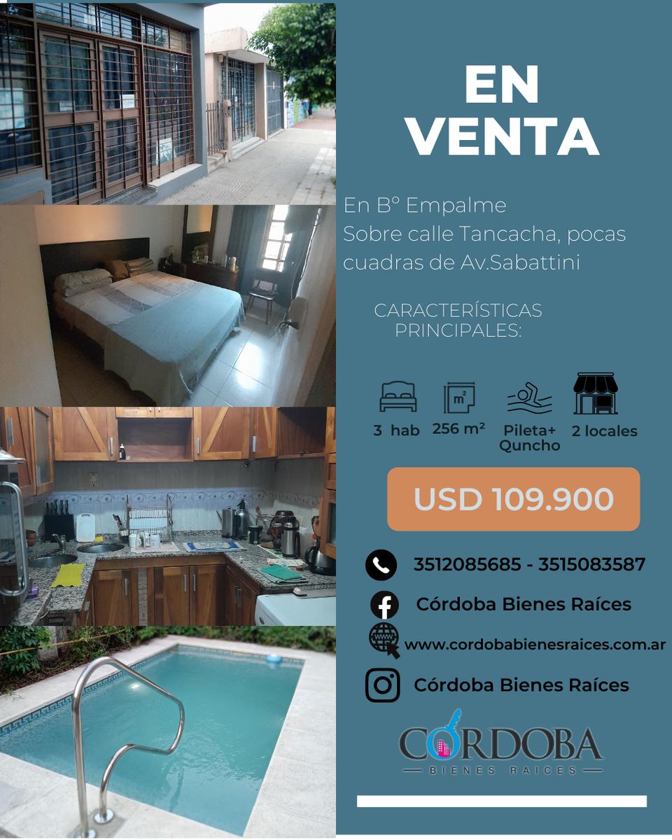 CASA EN VENTA DE 3 DORMITORIOS CON PILETA Y 2 LOCALES EN FRENTE