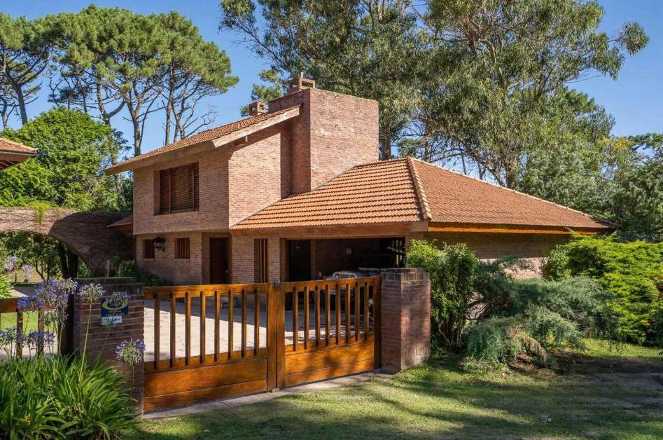 Venta casa 7 ambientes sobre 3 terrenos Pinamar