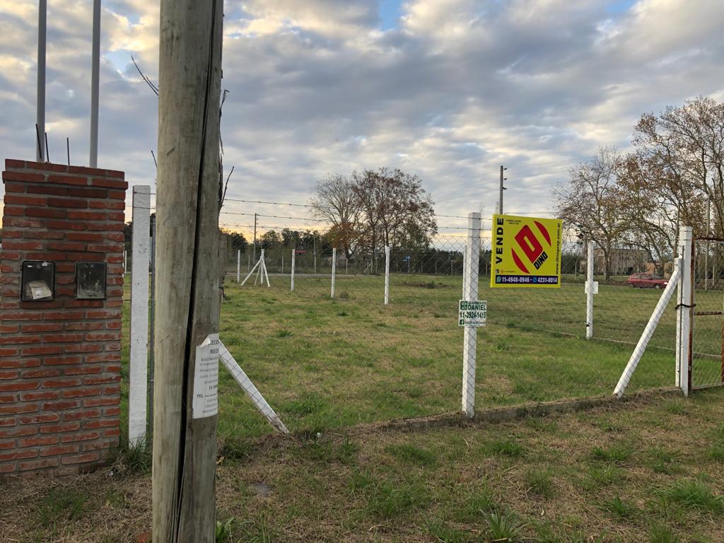 Terreno en  Petion Chico - barrio no cerrado - Vende Dino Gabriel Suarez