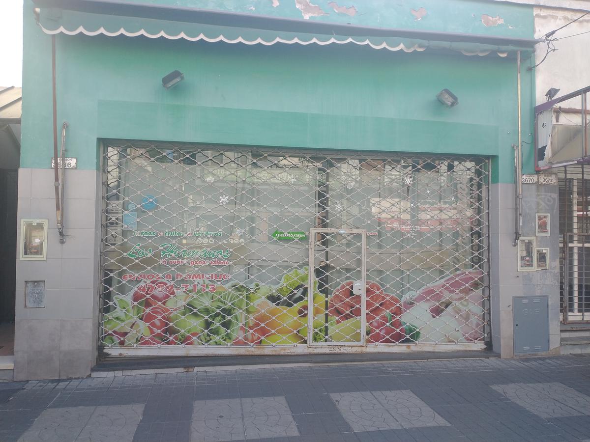 Local en centro comercial. Sin expensas. Apto gastronomía