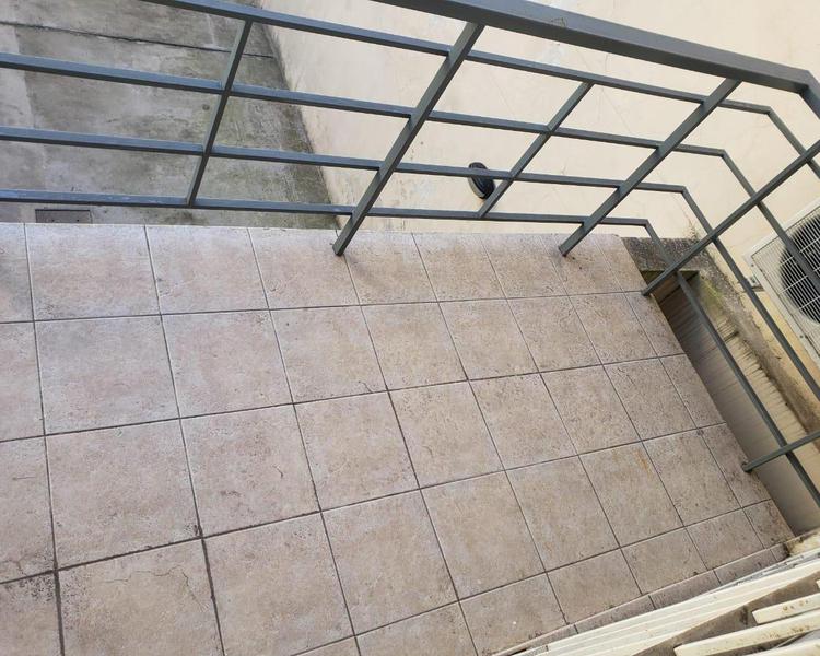 AMPLIO MONOAMBIENTE COMO A ESTRENAR CON BALCON Y COCHERA EN VENTA. SAN FERNANDO