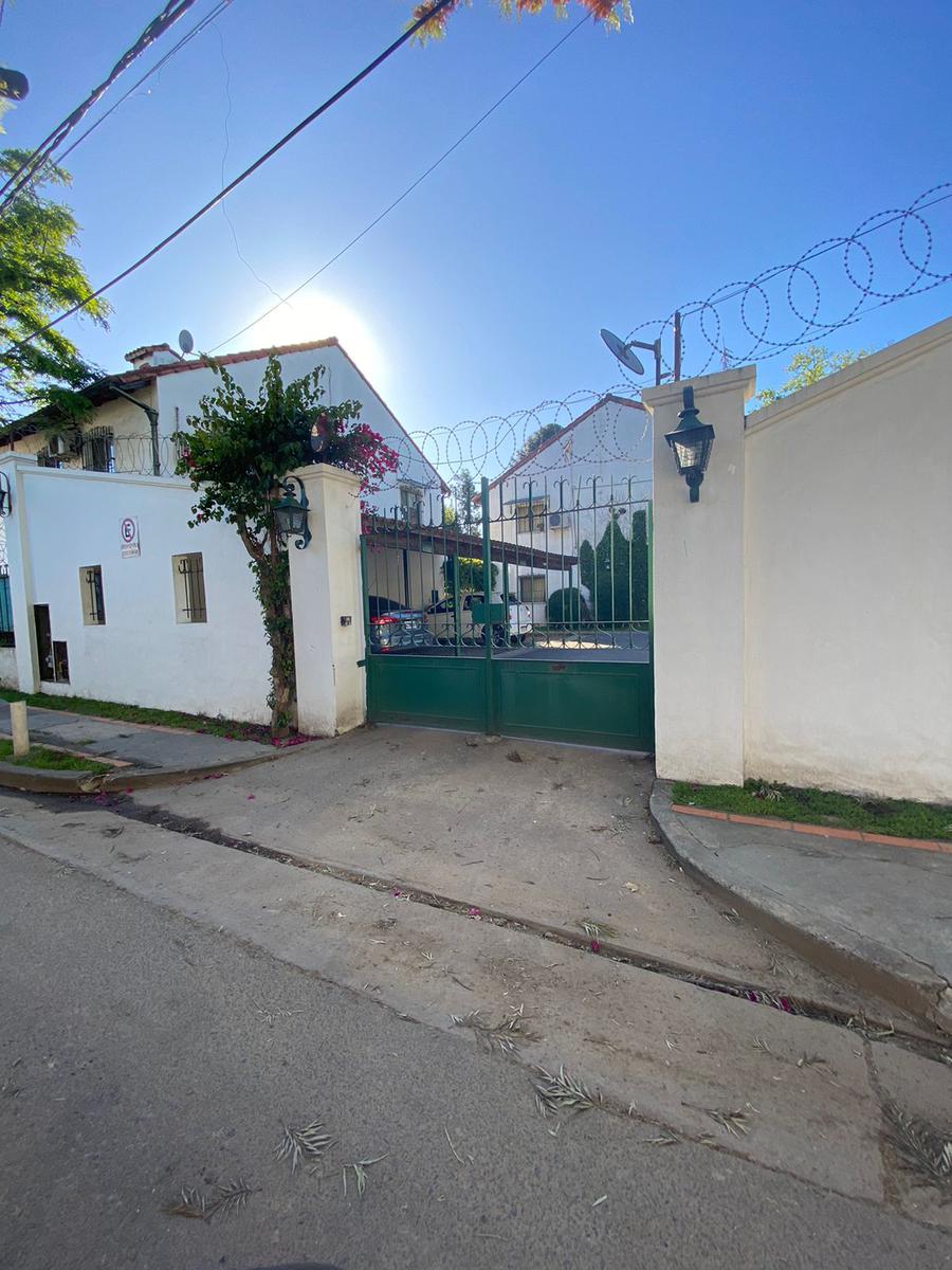 SE VENDE COCHERA SEMI CUBIERTA EN COMPLEJO CASAS BLANCAS DE SAN MIGUEL