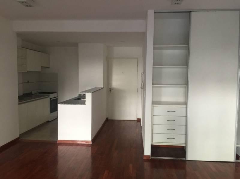 IMPECABLE DEPARTAMENTO CON COCHERA FIJA