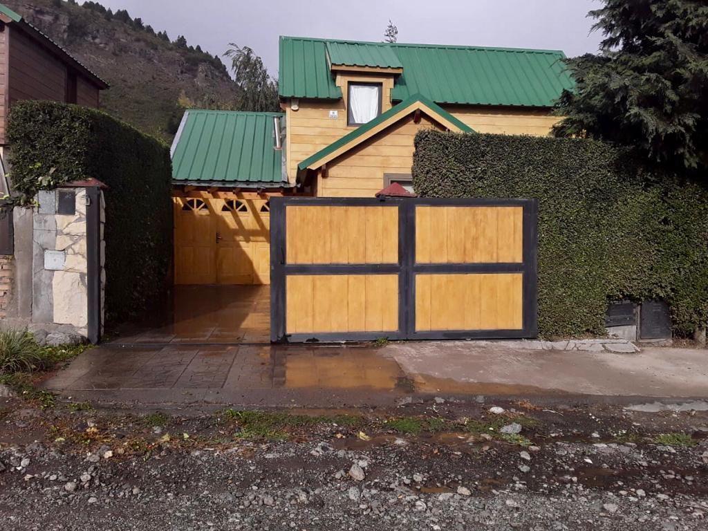 Casa en venta de 3 dormitorios c/ cochera en San Martin de los Andes