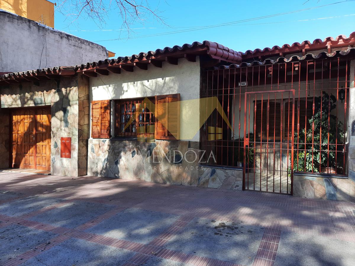 VENTA DE CASA EN SEXTA SECCION CAPITAL MENDOZA