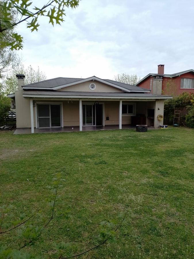 Casa  de 4 hab. en Barrio cerrado S.I. Labrador sobre 1000 mt Benavidez