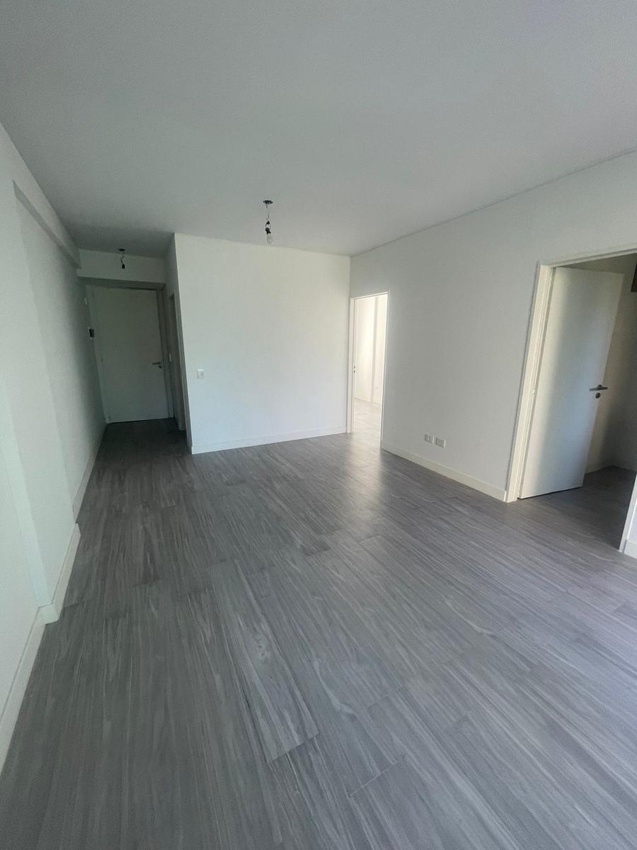 Venta Depto 2 amb. al frente c/balcón y patio. A estrenar