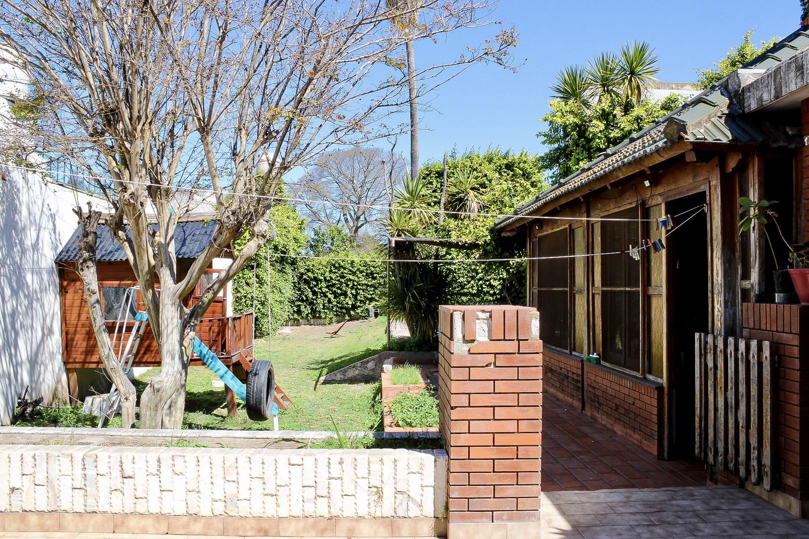 Casa de 3 dormitorios con jardin, pileta y quincho en Saladillo