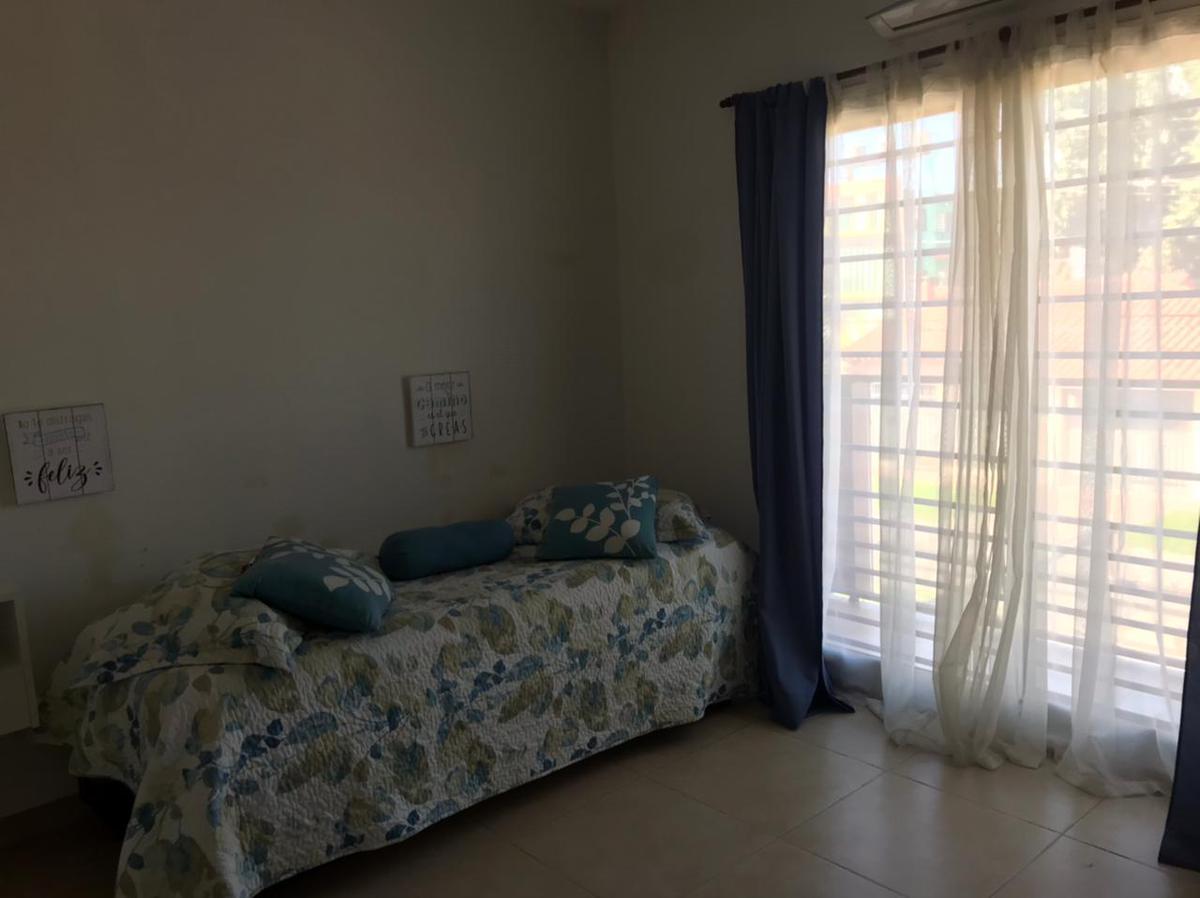 DUPLEX VENTA ITUZAINGO