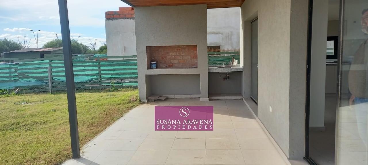 Casa en venta y alquiler en Puertos del Lago Barrio Acacias