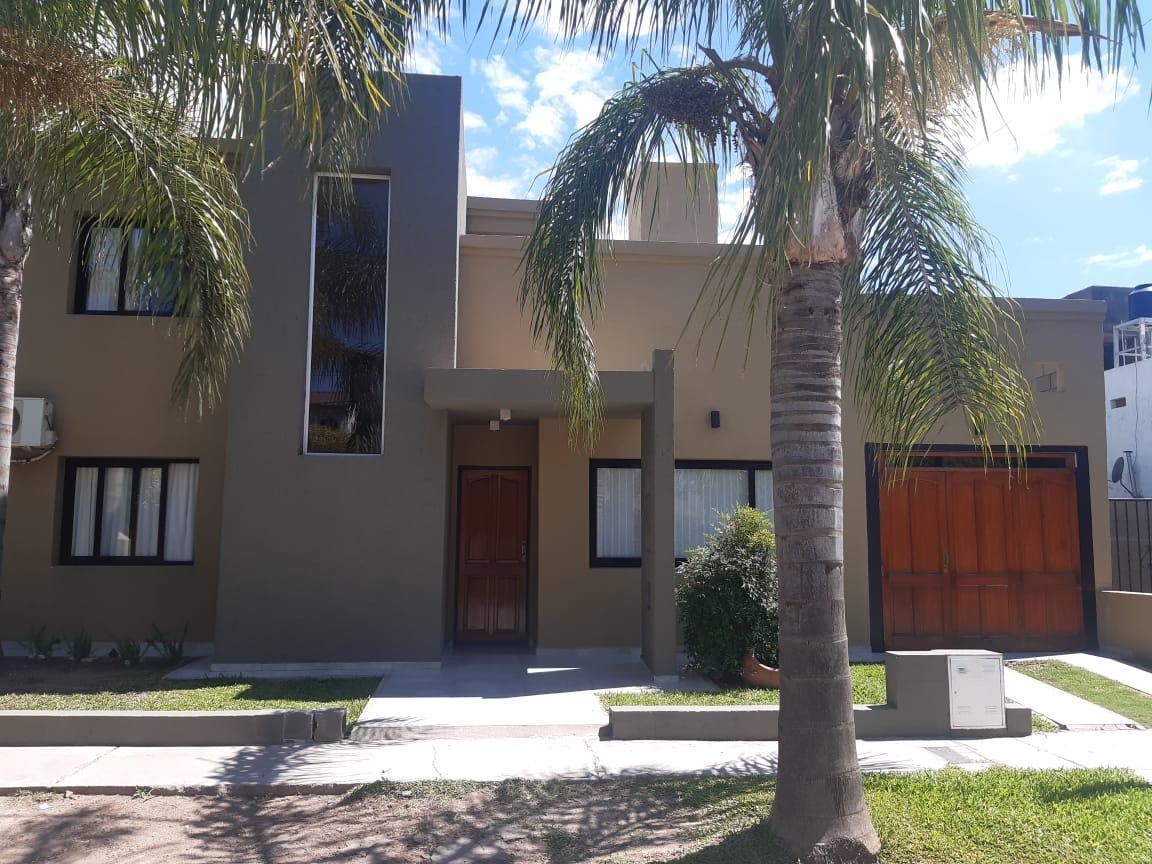 CASA EN VENTA MONTECRISTO