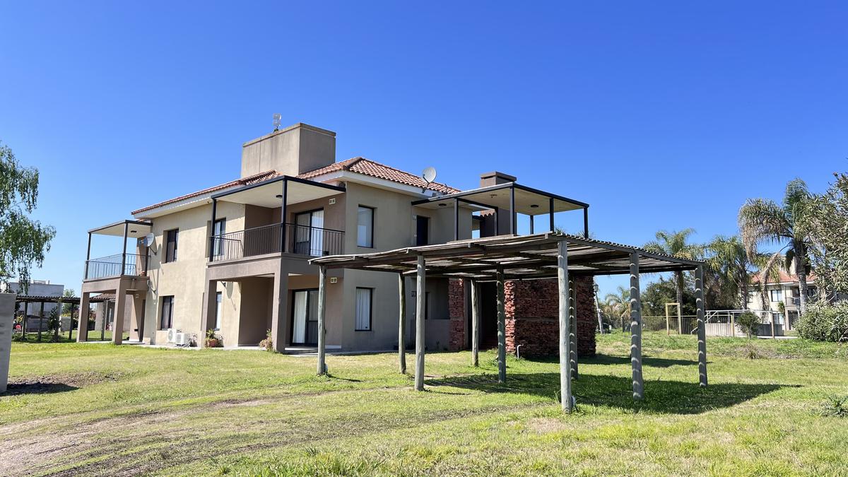 Duplex en Barrio Los Bretes Colón