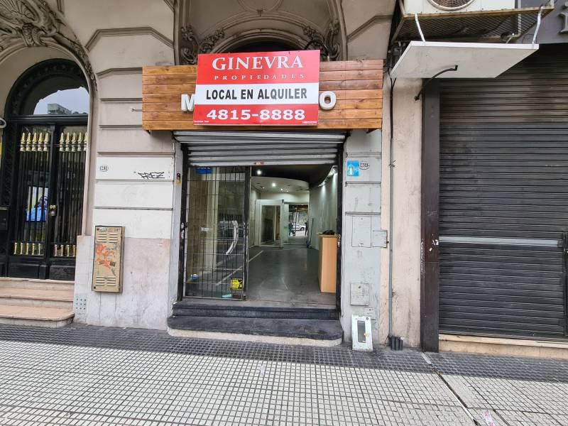 Local comercial. Planta Baja: 3 x 9  m. Subsuelo: 17 m². A metros de Talcahuano