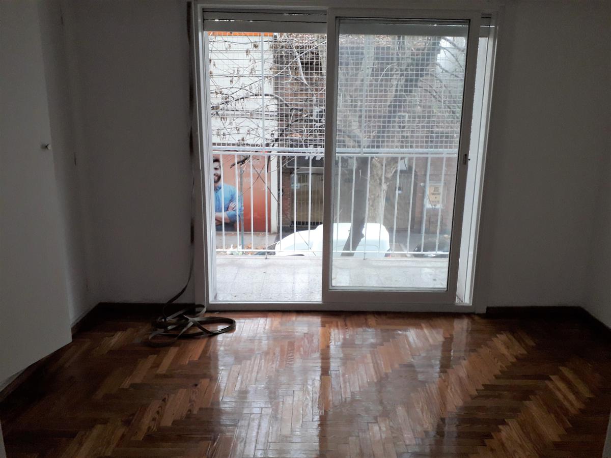 Excelente departamento 3 ambientes reciclado. Inmejorable ubicación. - Olivos