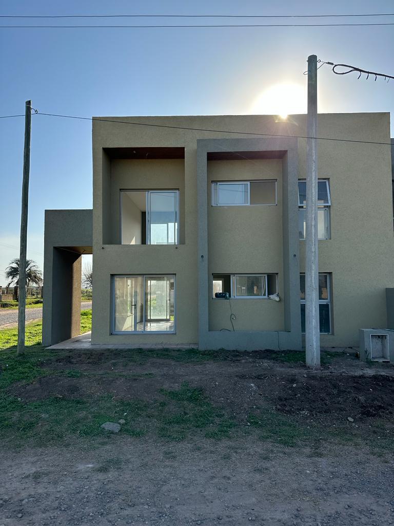 Casa a Estrenar en Venta y Alquiler, Alvarez !