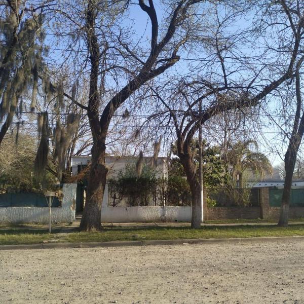 EN VENTA, LOTE CON CASA A DEMOLER- FUNES