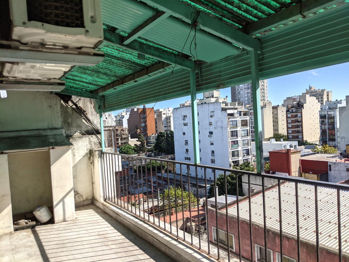 Vta. 2 Amb. Frente. Balcón terraza. Vista abierta. Kitchenette y baño con ducha. Oportunidad!