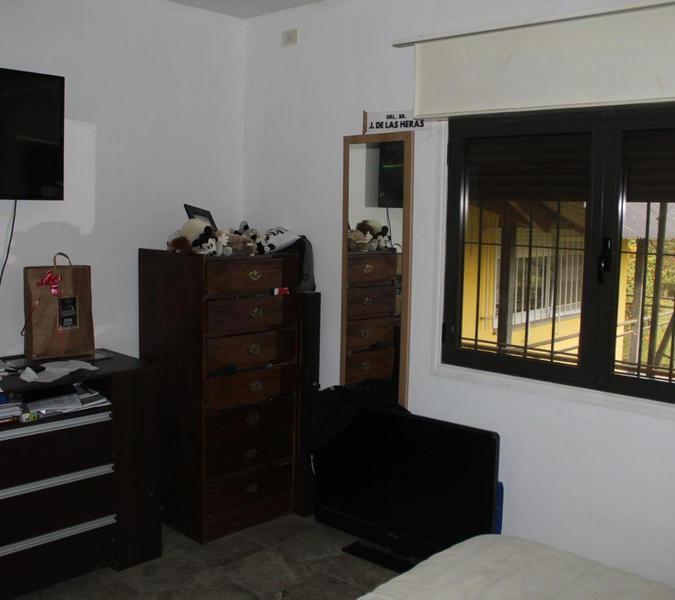 Casa quinta en venta  Guernica - compuesta por 3 casas y un galpón  amplio - salida a 2 calles!