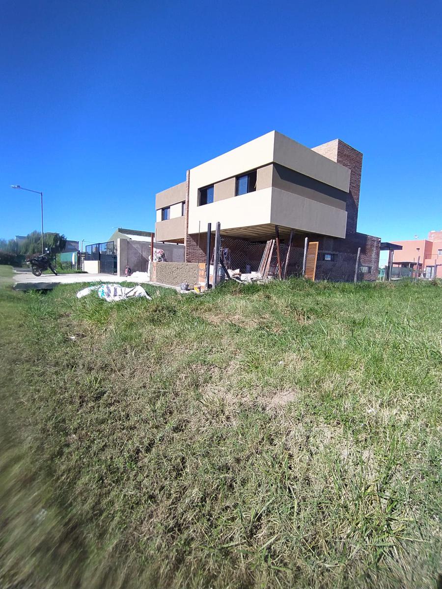 Unidad de duplex en venta- Luciano Molinas al 1200, Barrio Funes norte, Funes- 2 dormitorios.