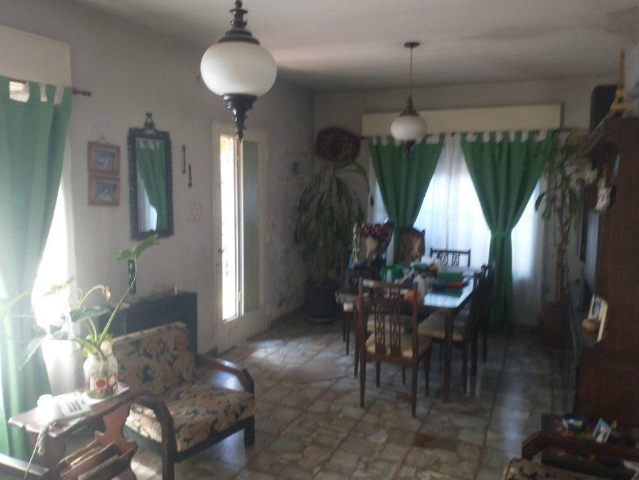 Venta de Casa de 3 ambiente con Parrilla