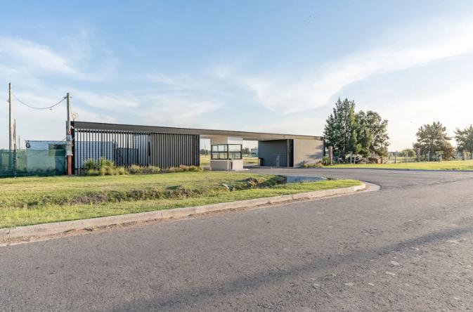 VENTA - LOTE 800 M2 - BARRIO CERRADO -LOS PASOS DEL JOCKEY 4