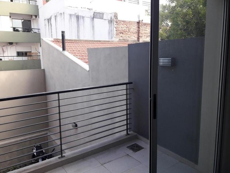 Venta 2 amb al frente con 2 balcones (fte y cfte) !!!- Parque Chas