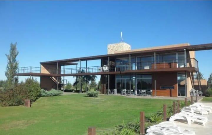 EN VENTA - LOTE 878 M2 -  PUERTO ROLDAN