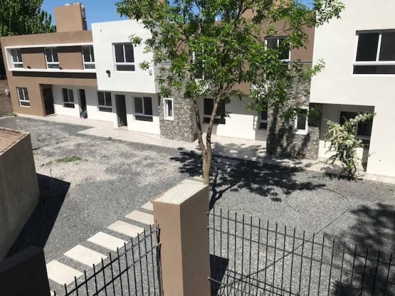 DUPLEX VENTA ITUZAINGO