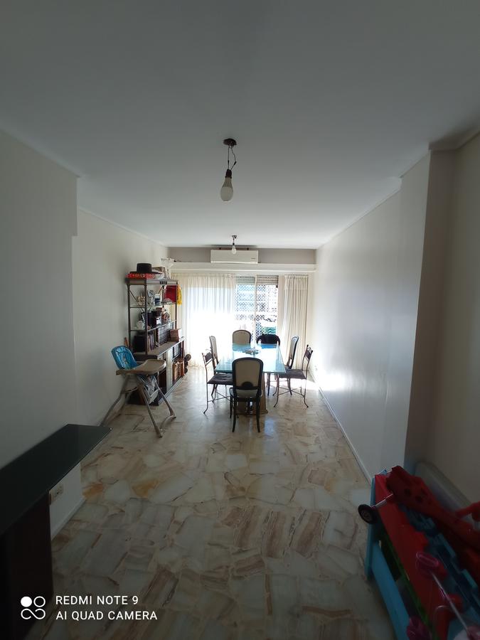 5 ambientes en VENTA EN FLORES apto profesional a la calle en zona comercial impecable  apto credito hipotecario CON COCHERA