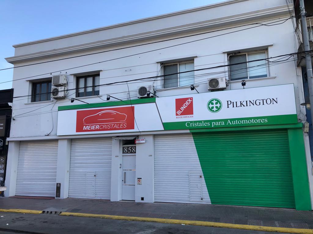 Dos locales con galpón en venta, en Av. Cazón, Tigre